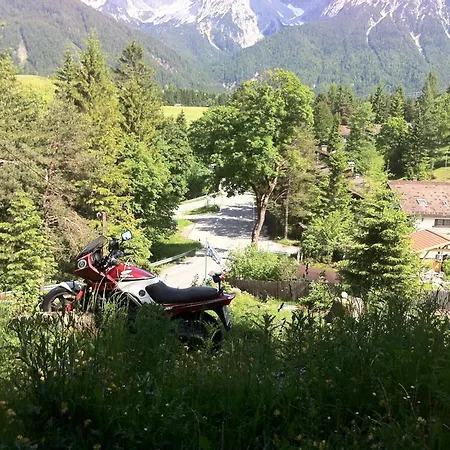 Couette-café Baeckeralm - 16 + Mittenwald